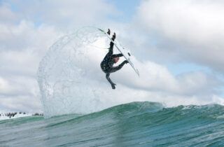 How to buy a surfing wetsuit