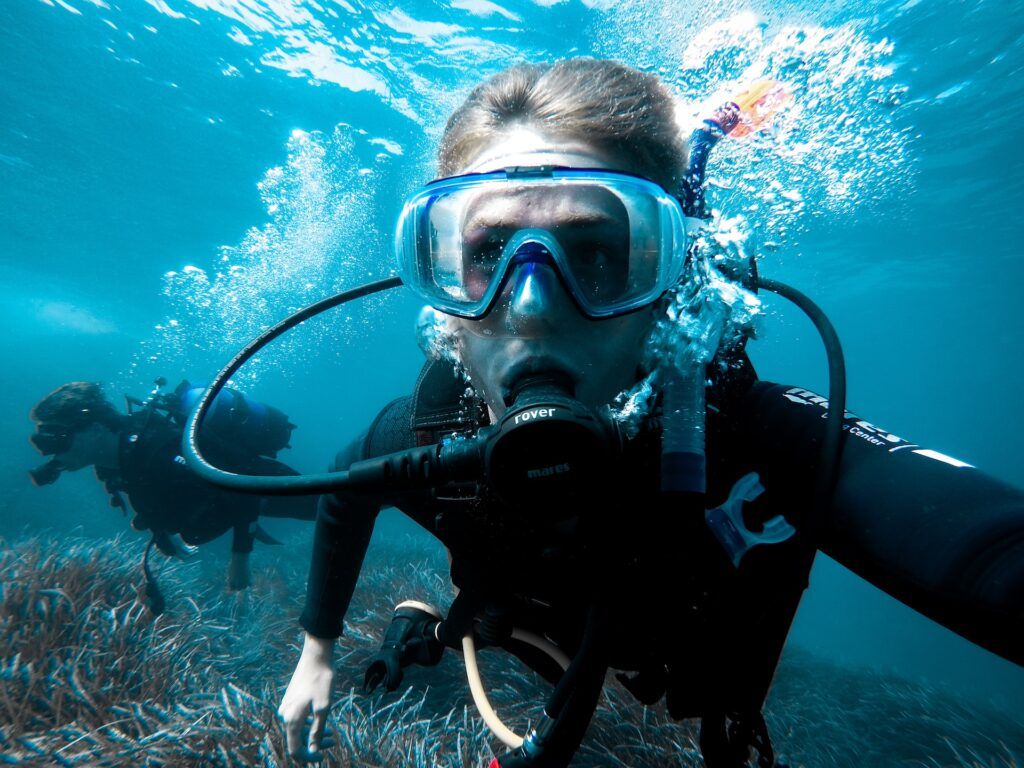 how to stop diving mask from fogging up