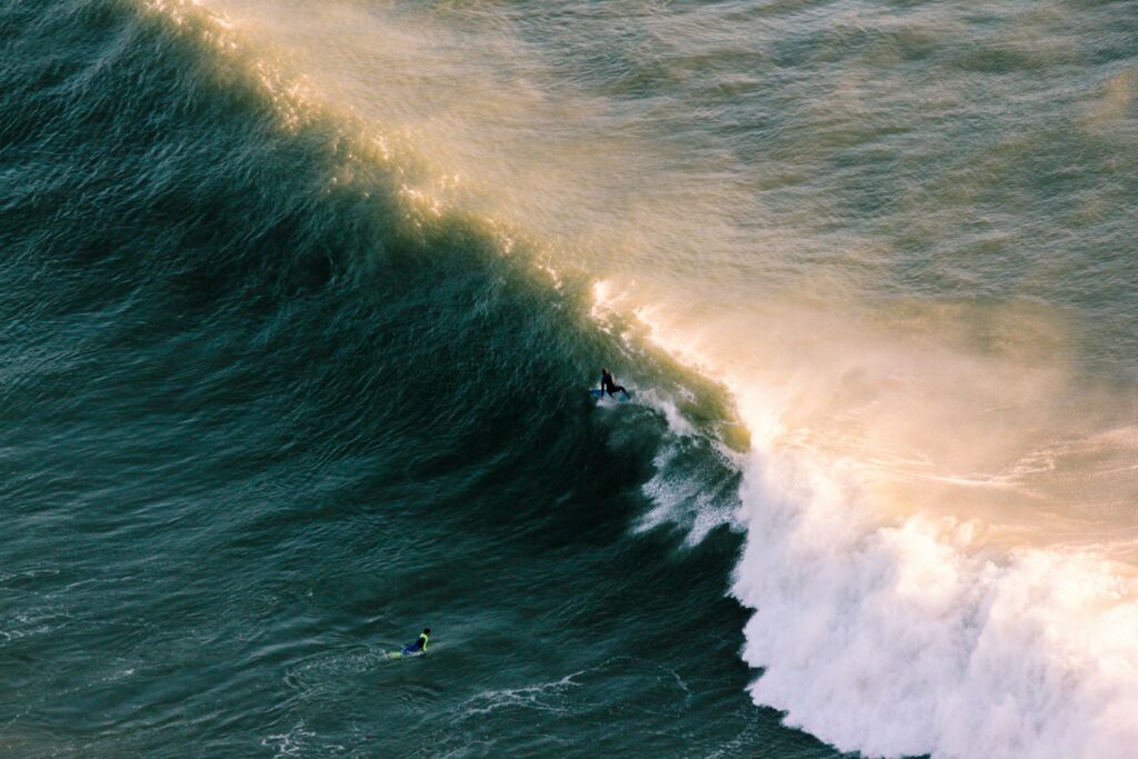 how does tide affect surfing