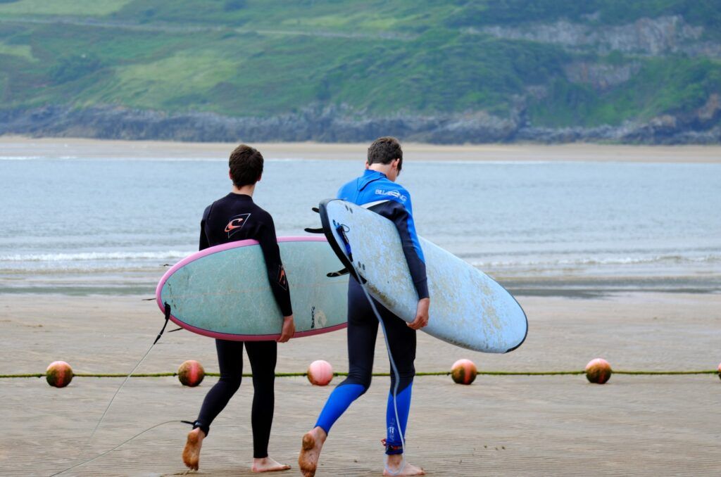 does wetsuit color matter for warmth